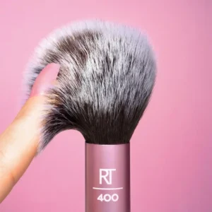 براش رژگونه و برنزر تکی شماره 400 ریل تکنیک Real Techniques Blush Brush 44 براش رژگونه و برنزر تكي یک ابزار حرفهای برای آرایش روزانه و میکاپ دقیق پوست است. براش رژگونه و برنزر تكی شماره 400 ريل تكنيک Real Techniques Blush Brush